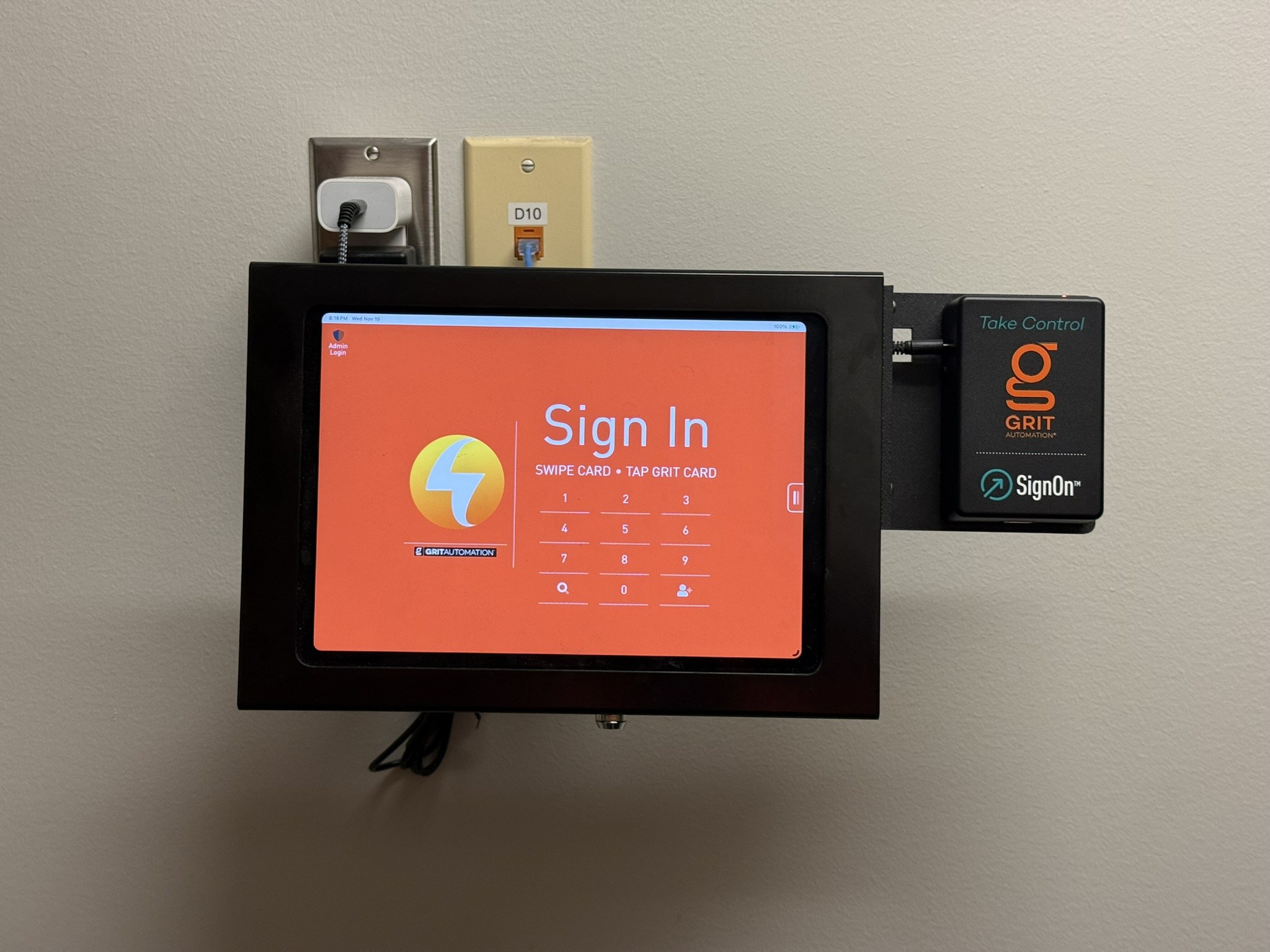 GRIT Track SignOn with its integrated reader